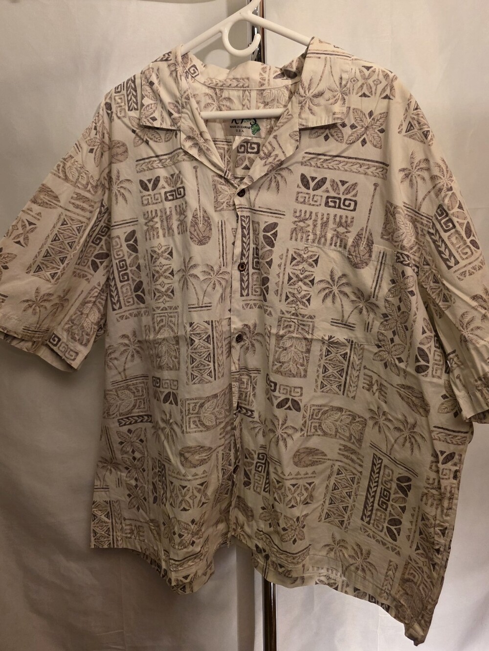 Hawaiian Button-Front Shirt